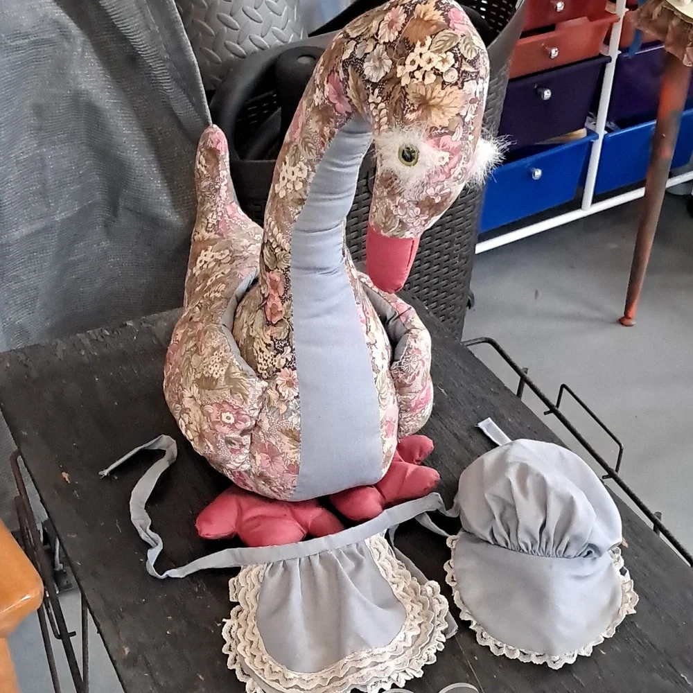 Dusty Old Toys - Picture 6 of 9